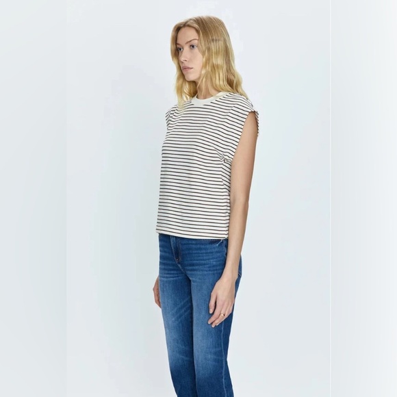 Pistola - Tank - Picture 2 of 3